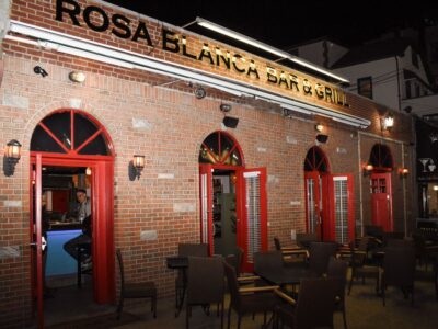 Rosa Blanca Bar & Grill