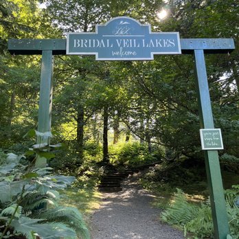 Bridal Veil Lakes