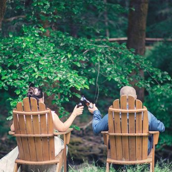 Roses and Acorns Creekside Weddings