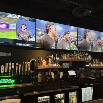 Par3 Sports Bar & Grill