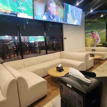 Par3 Sports Bar & Grill