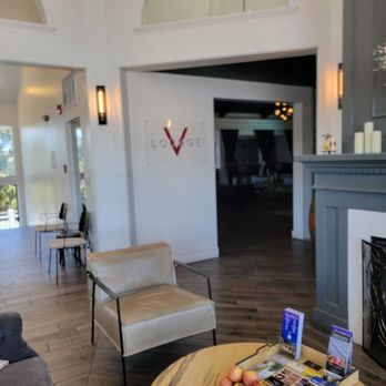 Vinland Hotel & Lounge