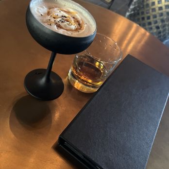 Vinland Hotel & Lounge