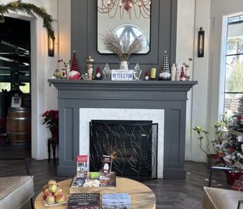 Vinland Hotel & Lounge