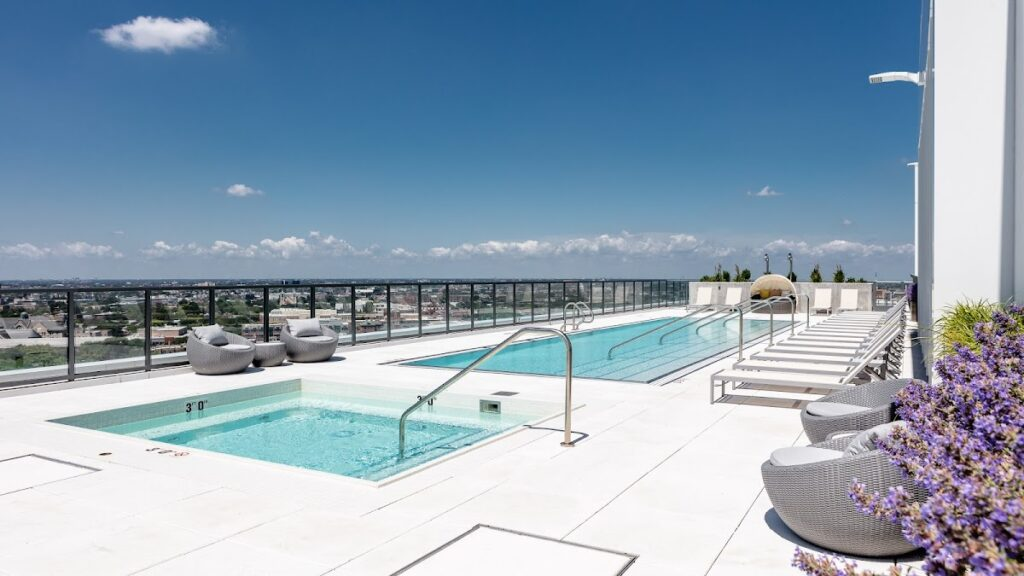 The Lincoln Park Studio